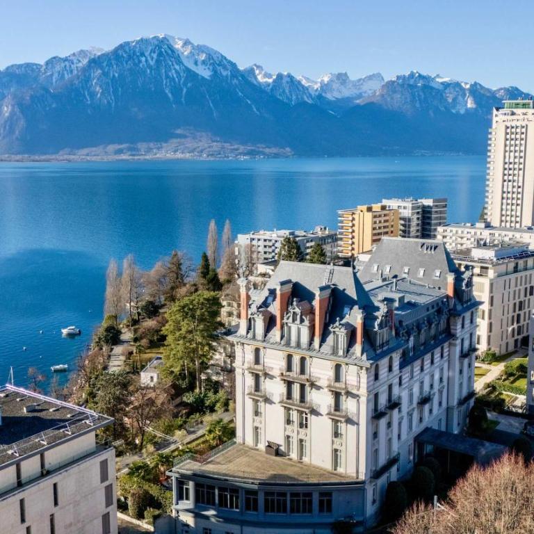 Modern 3-Bedroom Lakeview Apartment in Montreux by GuestLee - Apartment - 18
