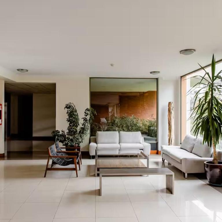 Habitación en lo mejor de Las Condes en Santiago, Chile - Single Room with Private External Bathroom - 3