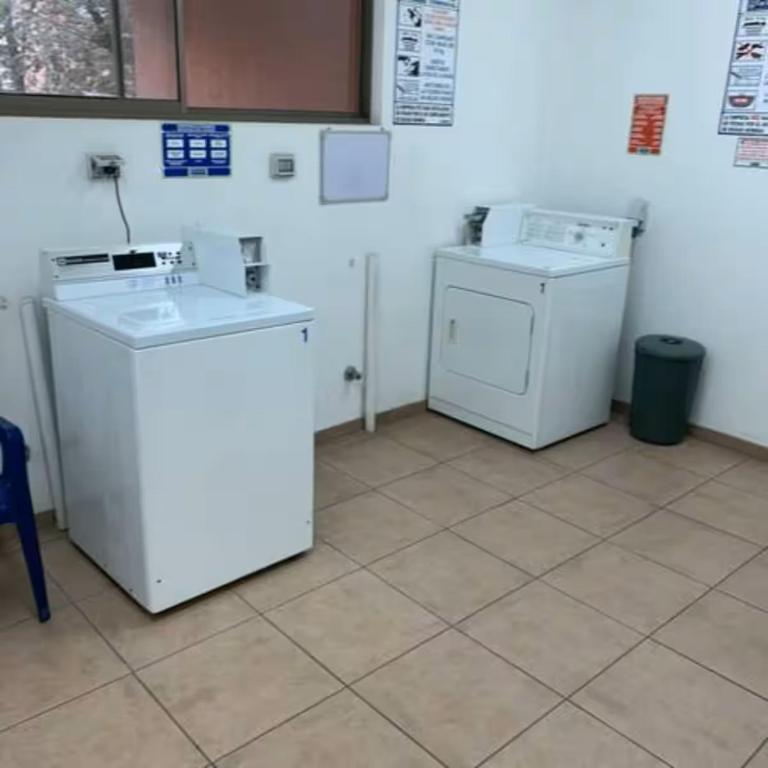 Habitación en lo mejor de Las Condes en Santiago, Chile - Single Room with Private External Bathroom - 6