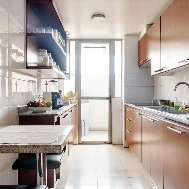 Habitación en lo mejor de Las Condes en Santiago, Chile - Single Room with Private External Bathroom - 9