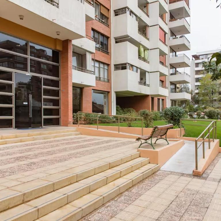 Habitación en lo mejor de Las Condes en Santiago, Chile - Single Room with Private External Bathroom - 12