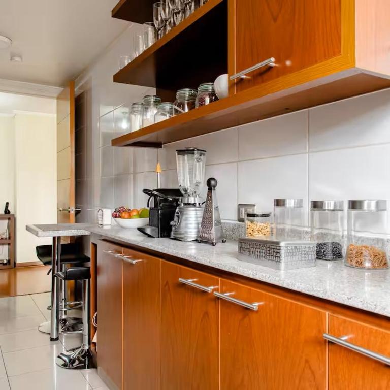 Habitación en lo mejor de Las Condes en Santiago, Chile - Single Room with Private External Bathroom - 19
