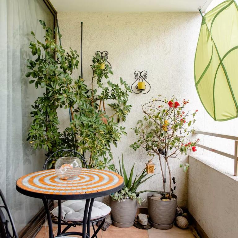 Habitación en lo mejor de Las Condes en Santiago, Chile - Single Room with Private External Bathroom - 23
