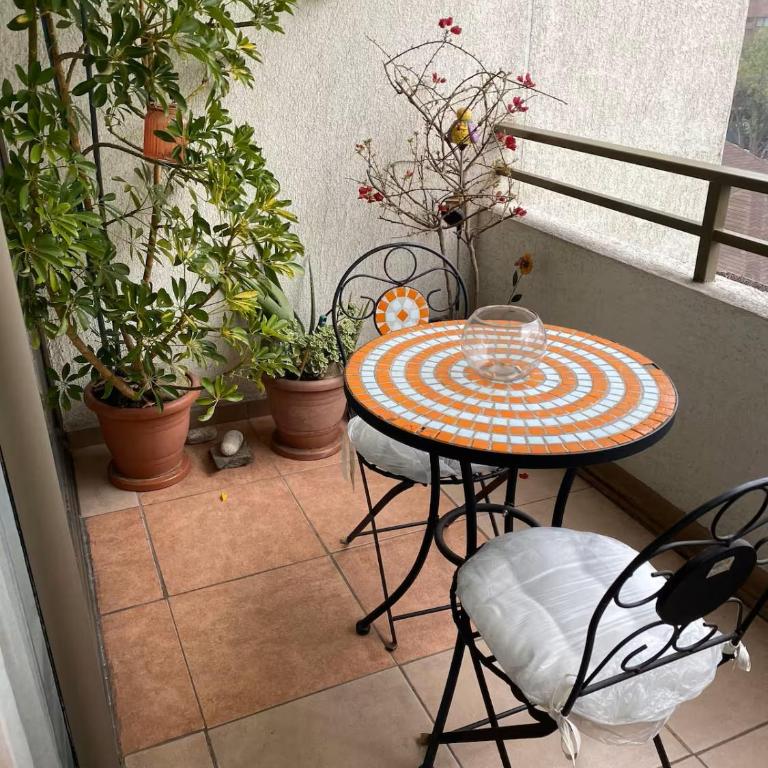 Habitación en lo mejor de Las Condes en Santiago, Chile - Single Room with Private External Bathroom - 24