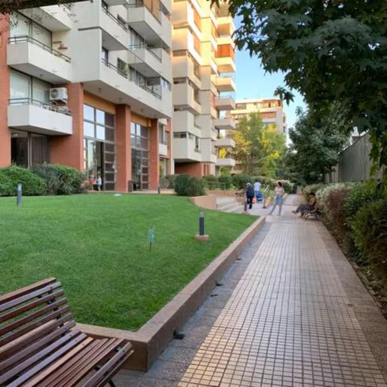 Habitación en lo mejor de Las Condes en Santiago, Chile - Single Room with Private External Bathroom - 25
