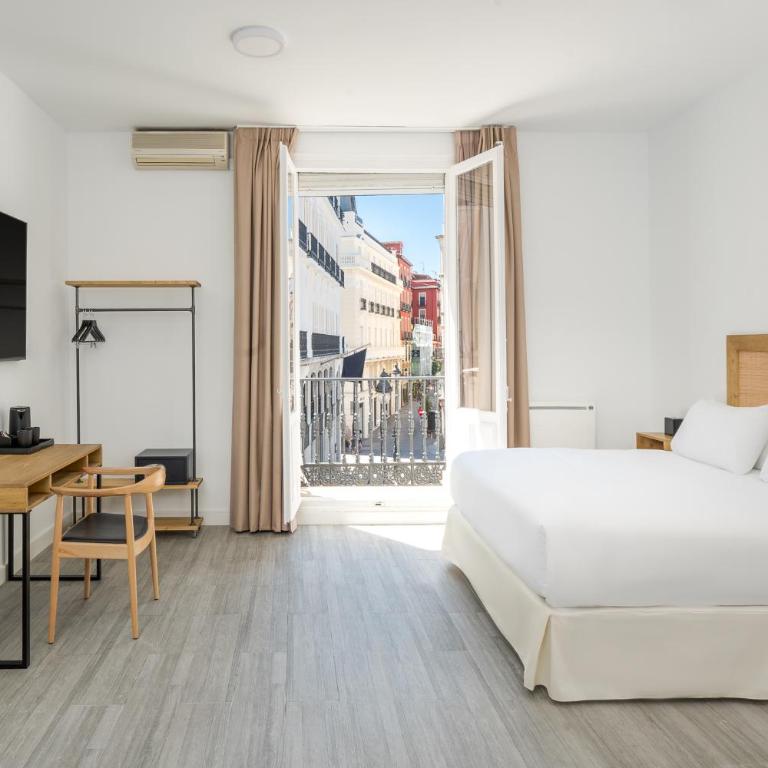 LUTHIA Puerta del Sol - Double room with balcony and kitchen - 3