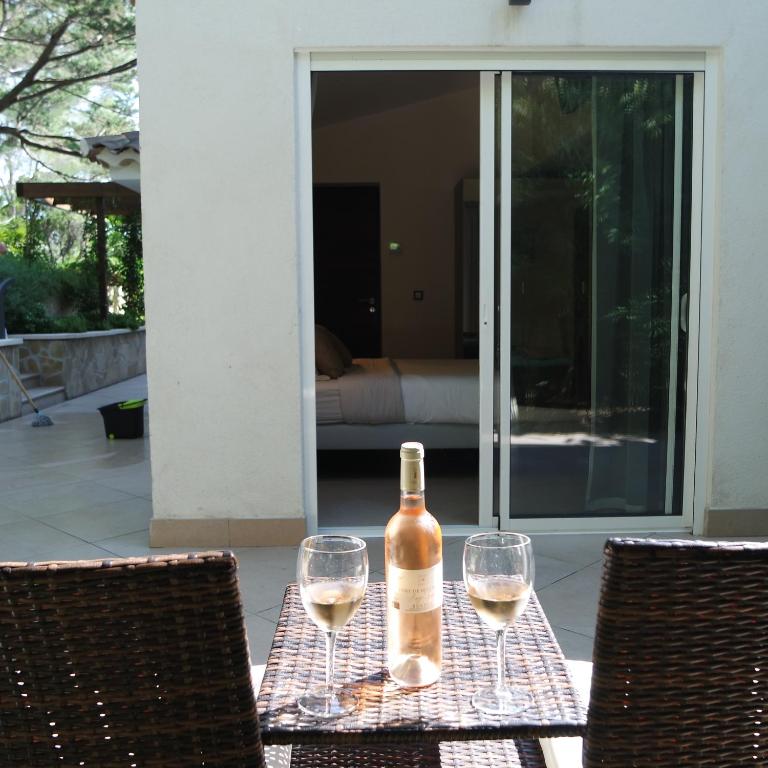 Villa Perle De La Mer - Double Room with Patio - 4