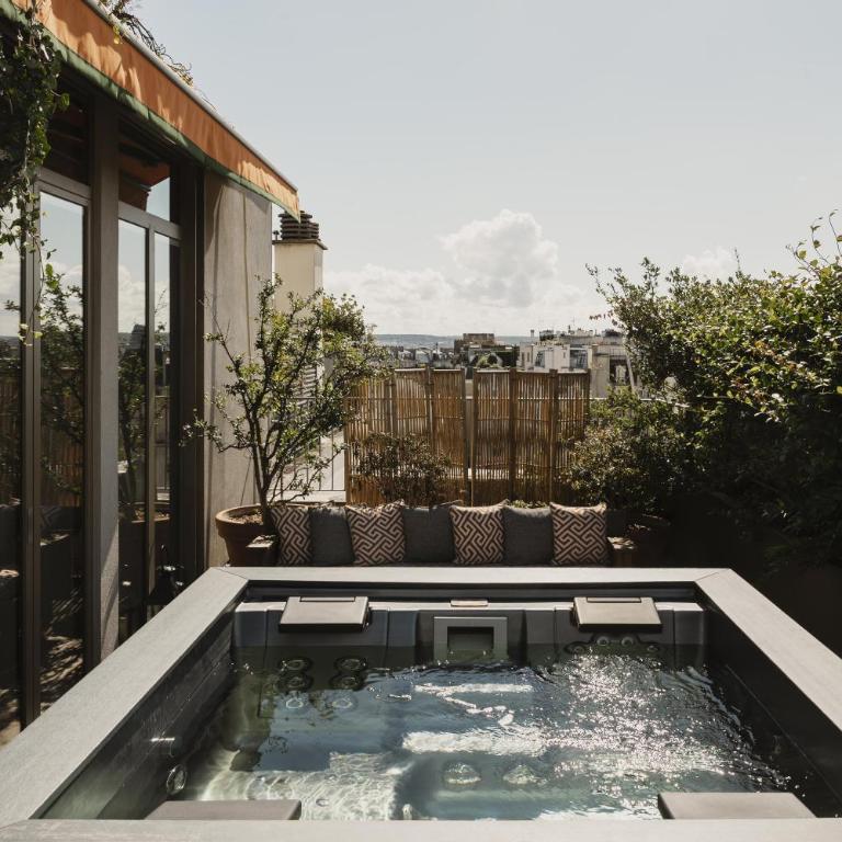 Brach Paris - Evok Collection - Suite Georges - Vue sur Tour Eiffel et Jacuzzi - 2