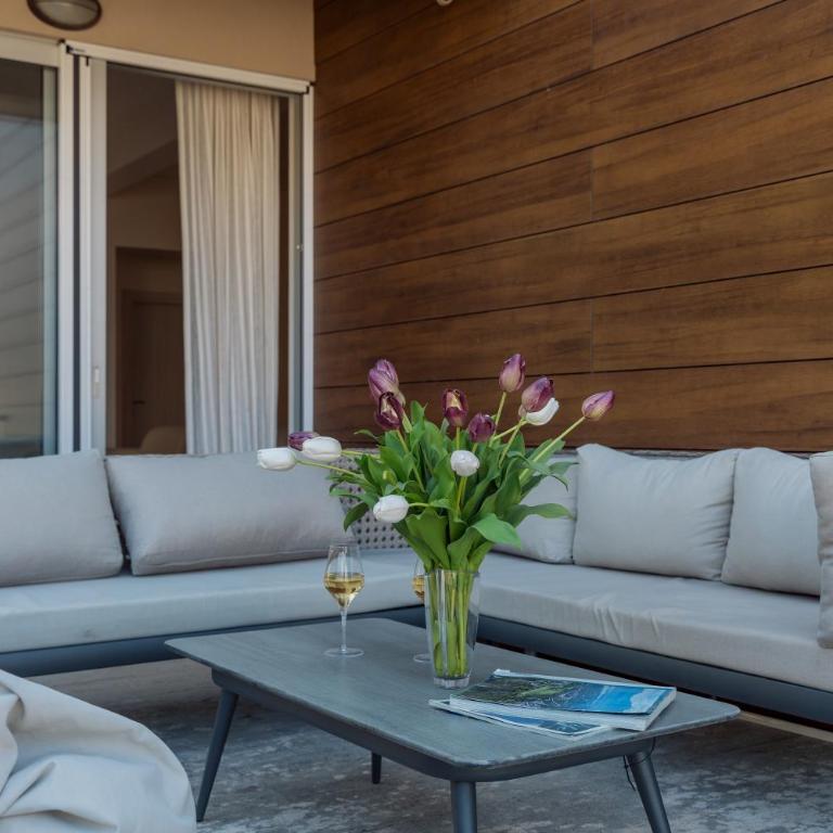 Mina's Summer Home - Two-Bedroom Apartment with Sea View - 10