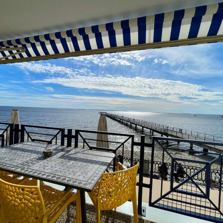 Le Belle Vue - Two-Bedroom Apartment - 1
