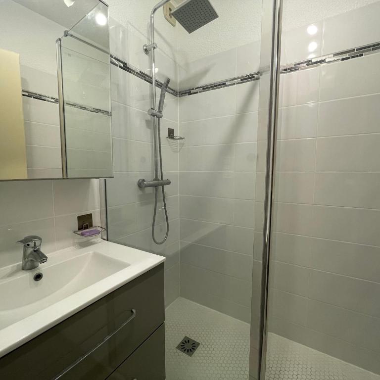 Le Belle Vue - Two-Bedroom Apartment - 9