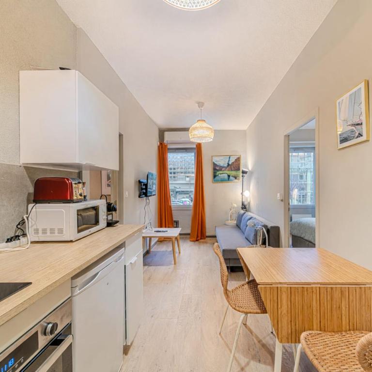 L'Escale des Halles 2-Bedroom Apartment Lyon 3 - Apartment - 1