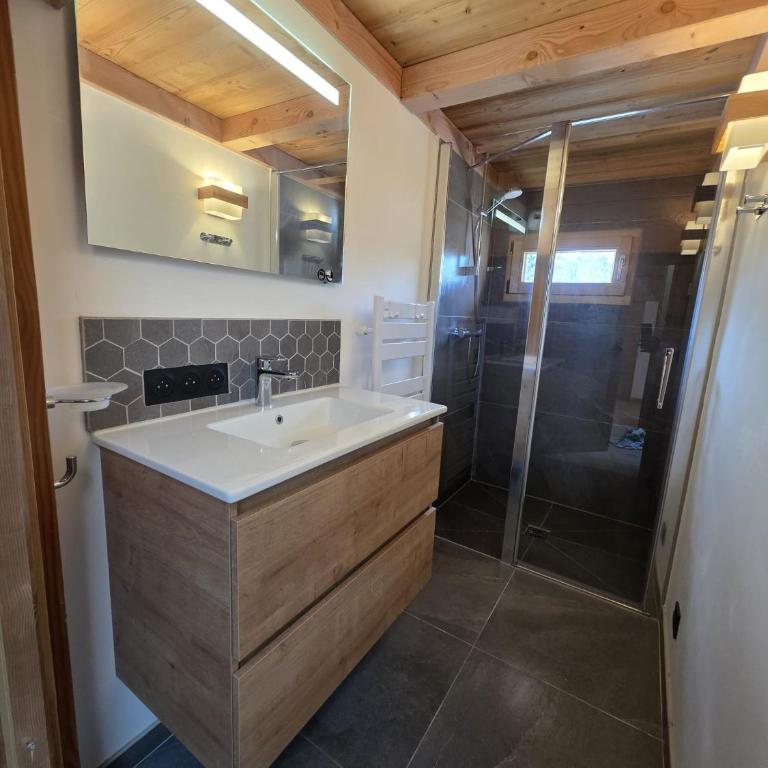 Chalet CLADIE - Private Jacuzzi & Sauna - View of Mont Blanc range - By Cozee Rentals - Chalet - 57