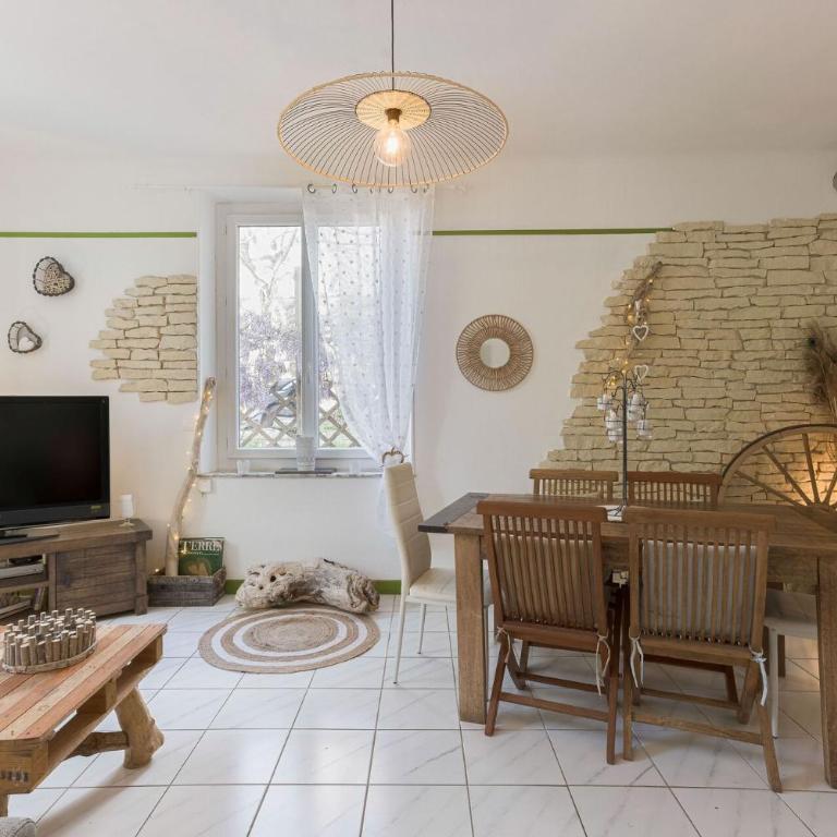 La Maison Fleurie by Halldis - Appartement - 11