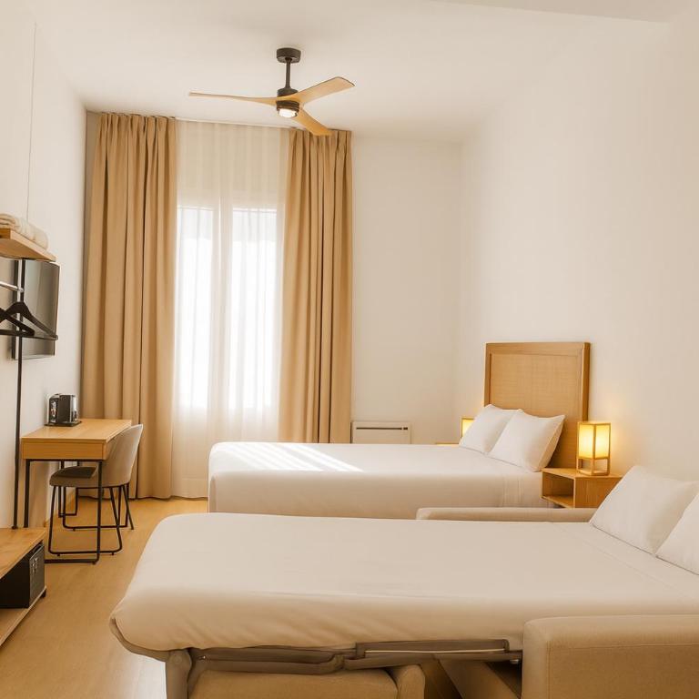 FORTINN Puerta del Sol - Family Room with Balcony - 4