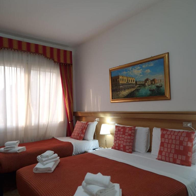 Hotel Tito - Camera Quadrupla Comfort - 7