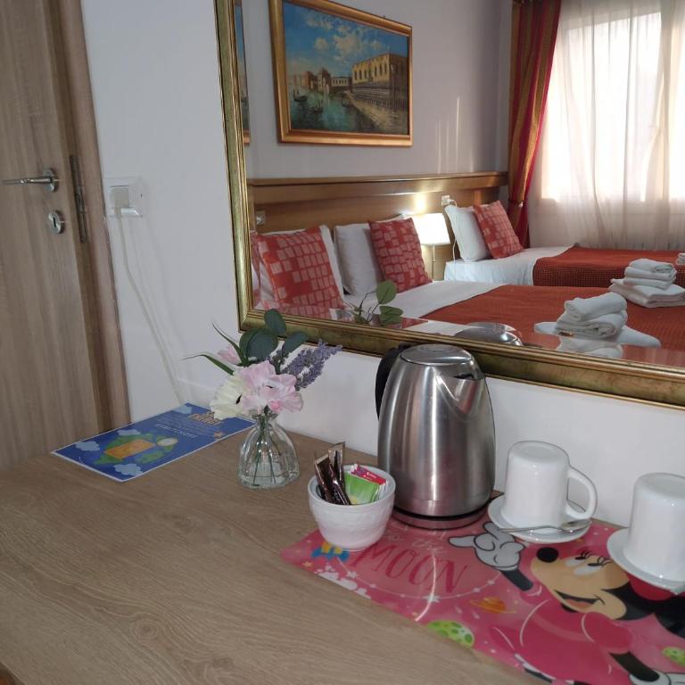 Hotel Tito - Camera Quadrupla Comfort - 10