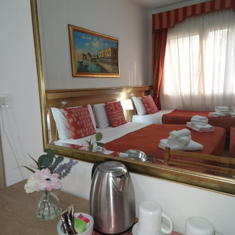 Hotel Tito - Camera Quadrupla Comfort - 11