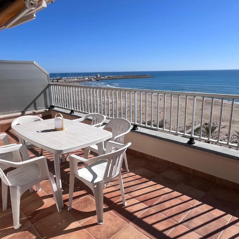 Bertur Rodes Lux - Apartamento de 3 dormitorios con vistas al mar - 1