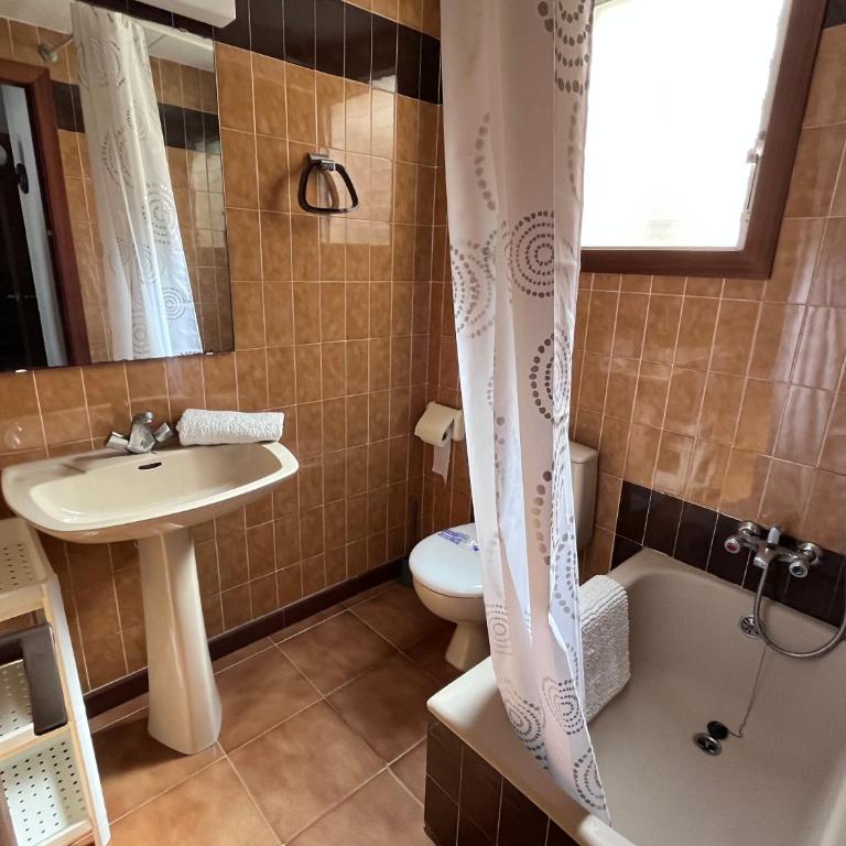 Bertur Rodes Lux - Apartamento de 3 dormitorios con vistas al mar - 2