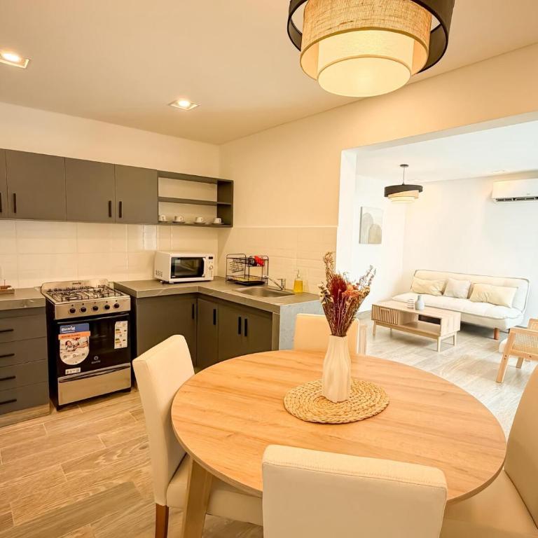 Dpto para 8 a media cuadra de la plaza 9 de Julio Bonavista Rentals - Apartamento - 25