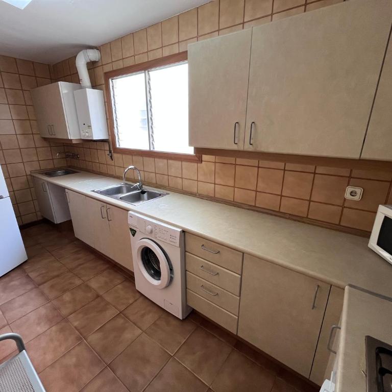 Bertur Rodes Lux - Apartamento de 3 dormitorios con vistas al mar - 21