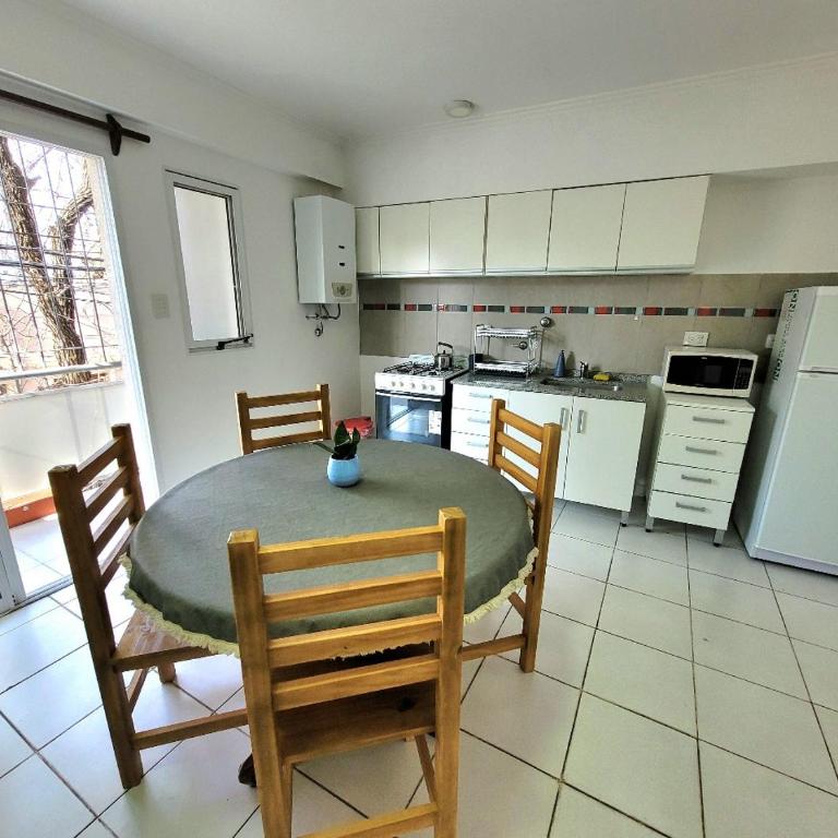 Centro - Con cochera - Hasta 4 p - Room #1585560801 - 4