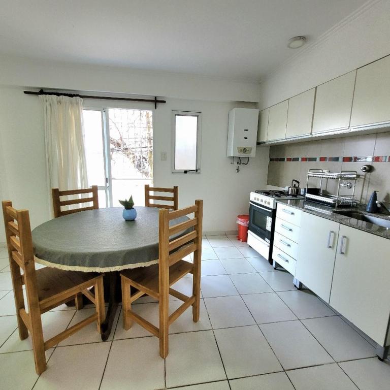 Centro - Con cochera - Hasta 4 p - Room #1585560801 - 3