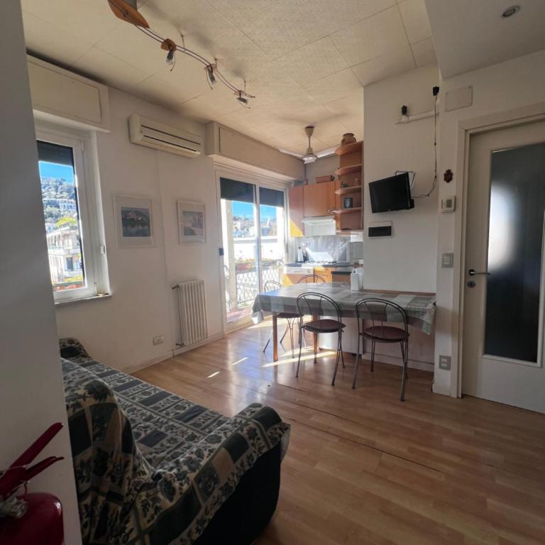 Rossetti 8 - Appartamento con 2 Camere da Letto - 4
