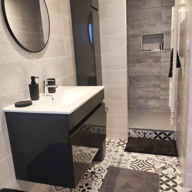 Les Deux Oliviers T2 Cozy Clim Free Parking - Appartement 1 Chambre - 8