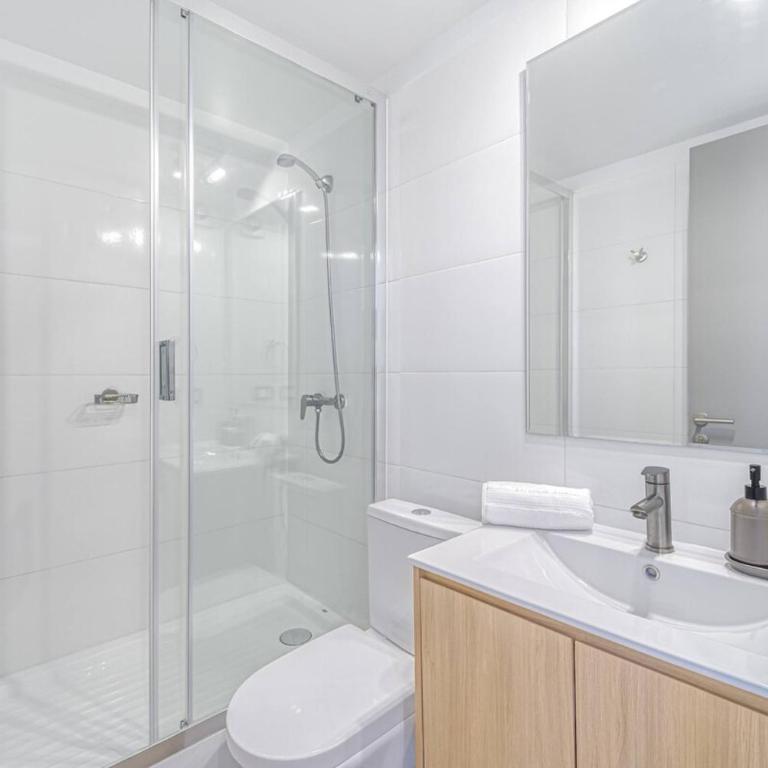 Coventry II Space, 1D Wifi and AC - One-Bedroom Apartment - 9