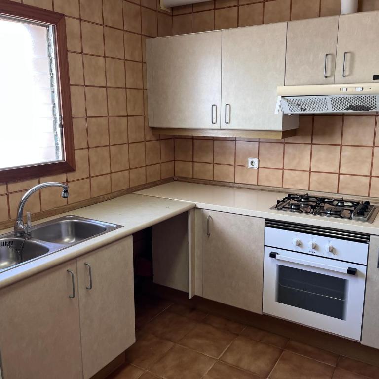 Bertur Rodes Lux - Apartamento de 3 dormitorios con vistas al mar - 19