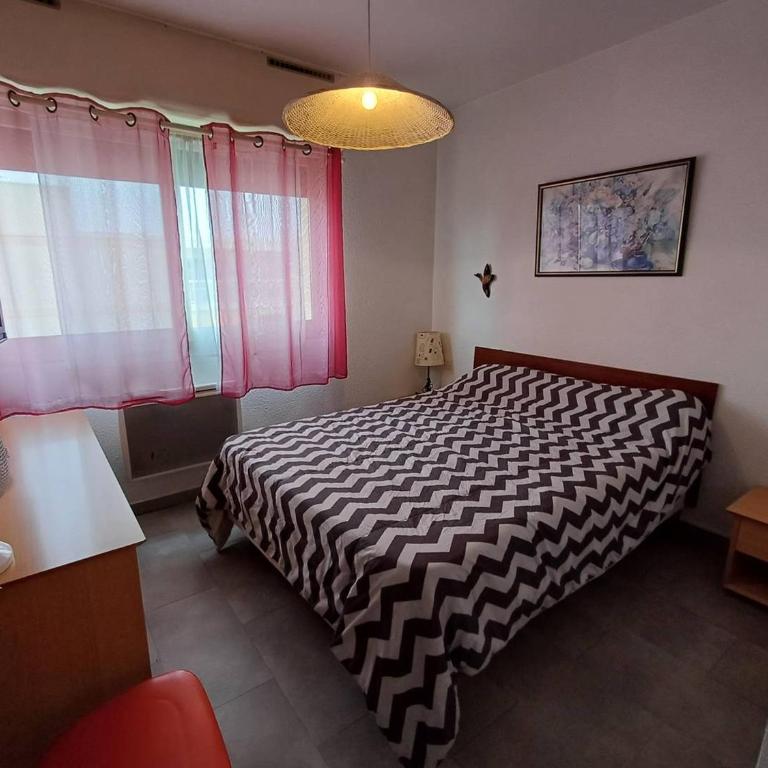 Appartement F2 avec Balcon, Ascenseur et Proche Thermes à Balaruc-les-Bains - FR-1-571-62 - Apartment - 11