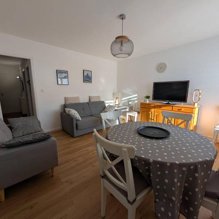 Appartement T2 avec balcon, cuisine équipée, parking - Apartment mit 1 Schlafzimmer - 10