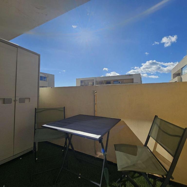 Studio lumineux avec balcon exposé sud, tout équipé et classé 2 étoiles. - FR-1-553-139 - Studio - 8