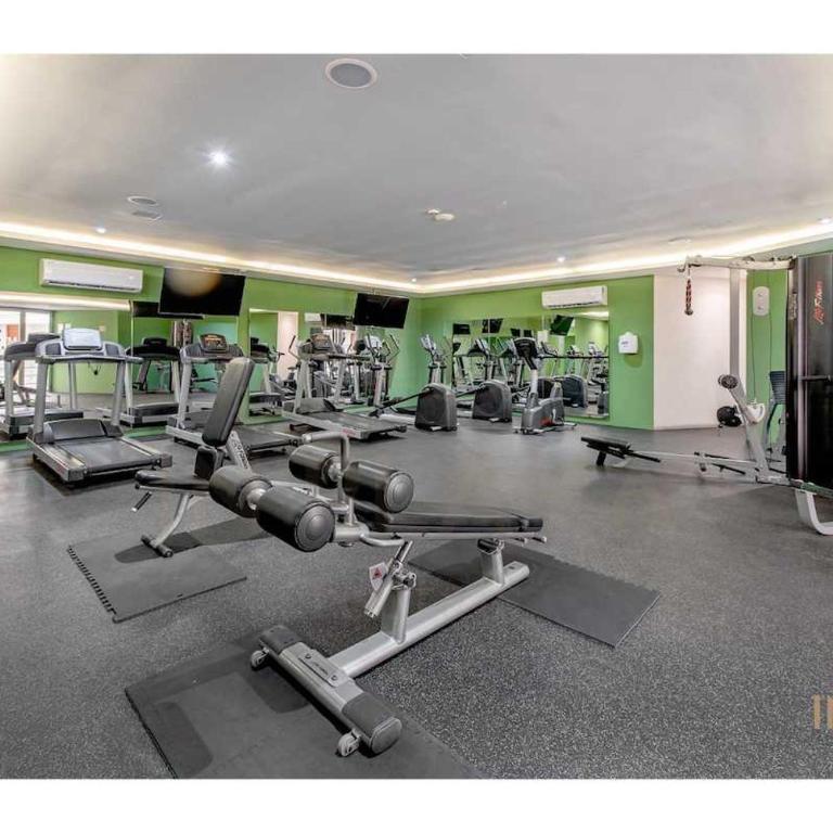 Steps from 5th Ave with Rooftop Pool Gym & Cinema - Apartment - 27