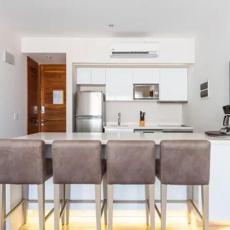 Steps from 5th Ave with Rooftop Pool Gym & Cinema - Apartment - 30