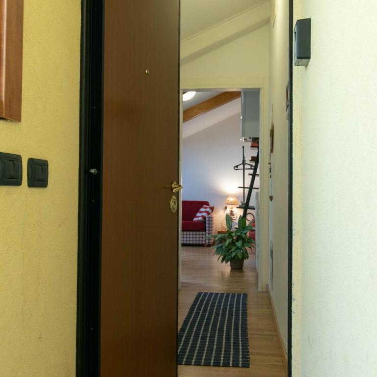 Mansarda dei Cuori a Lecco - Appartamento - 29