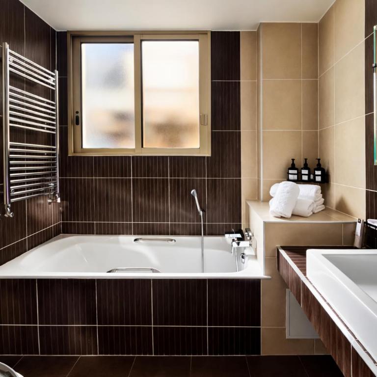 Hôtel Atala Champs Elysees - Chambre Double de Luxe - Vue sur Tour Eiffel - 3
