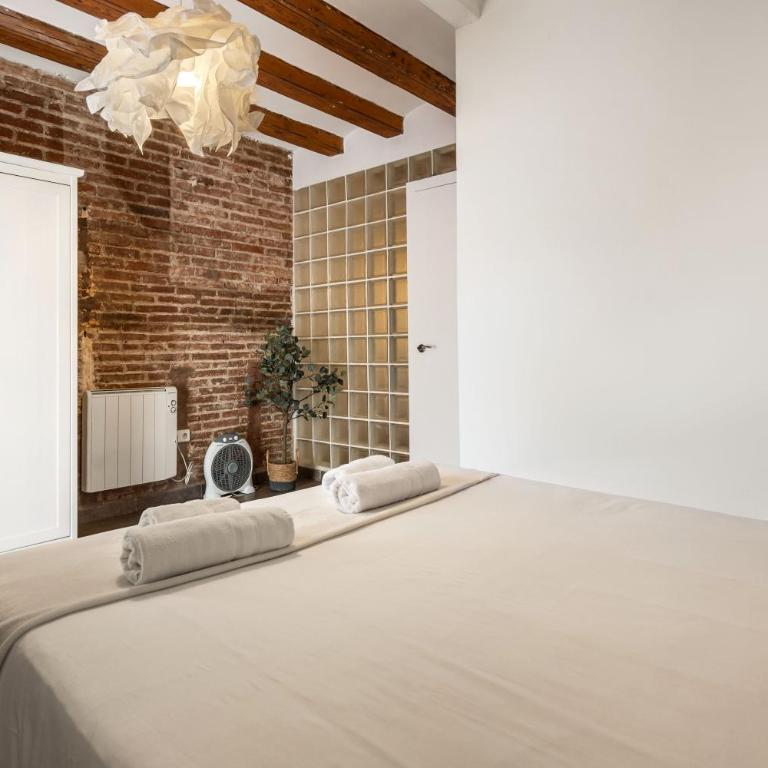 Renovated Apartment Charming Artistic Apartment - Two-Bedroom Apartment - 10