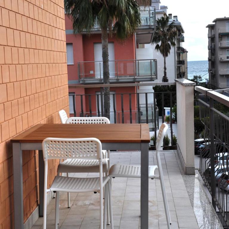 VIALE REPUBBLICA 307 8 a - Appartamento con 1 Camera da Letto e Balcone - 26