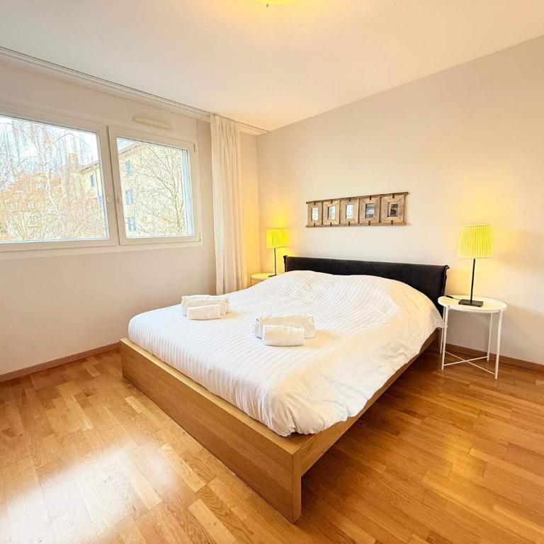 179 Comfortable sunny quiet good location and free parking included - Apartment - 5