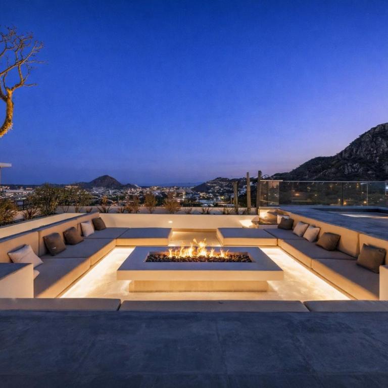 Rooftop Escape • Walk to Beach • Luxury Suite - Apartamento - 2