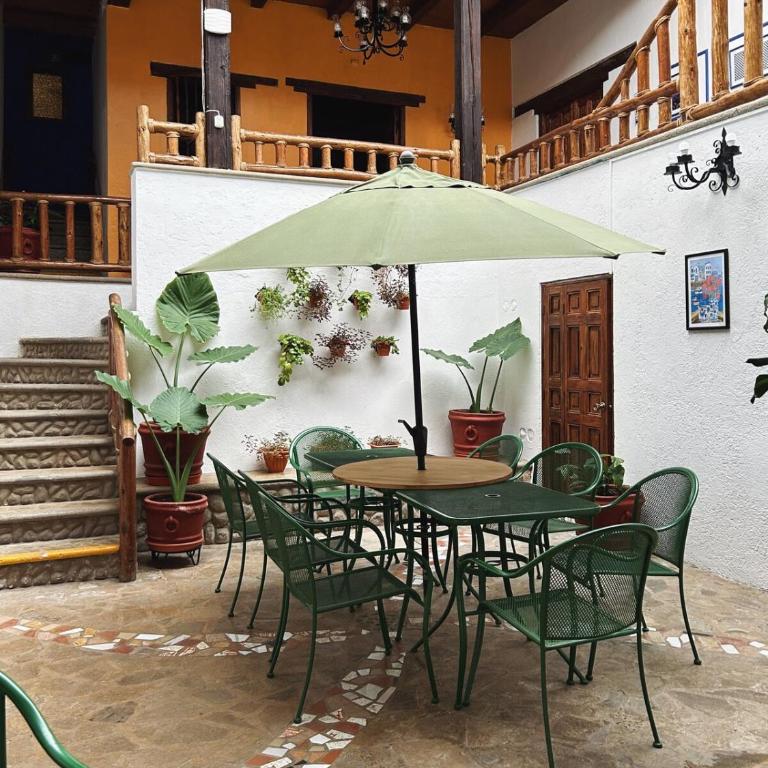 Patio Guadalupe - Six-Bedroom House - 10