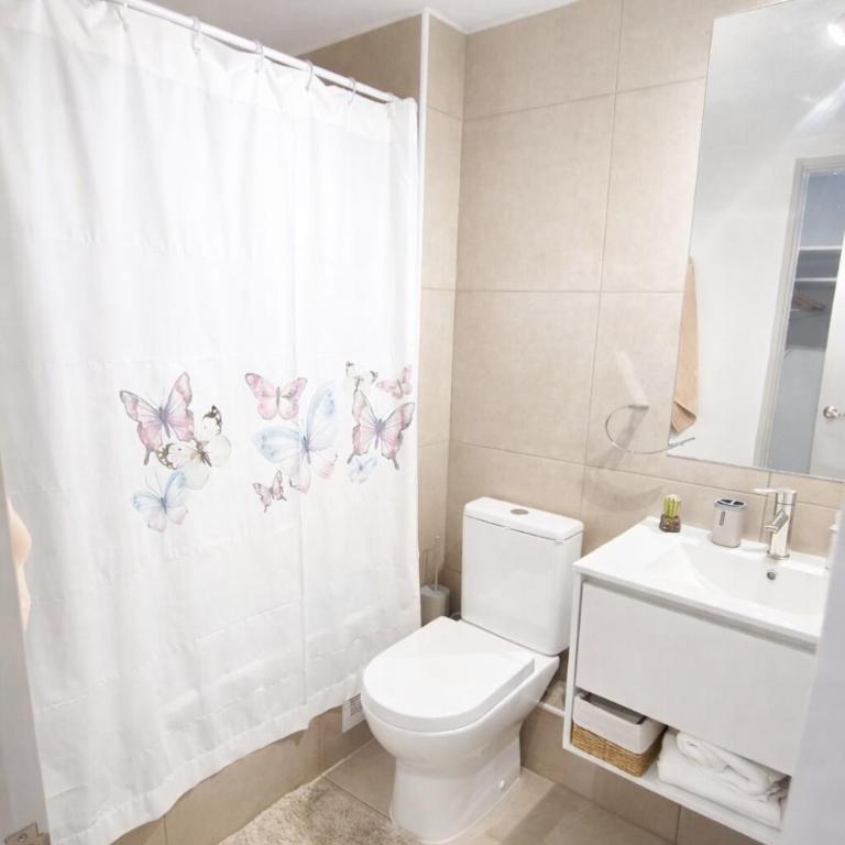Modern and comfortable for two with great connectivity - Room #1585764701 - 8