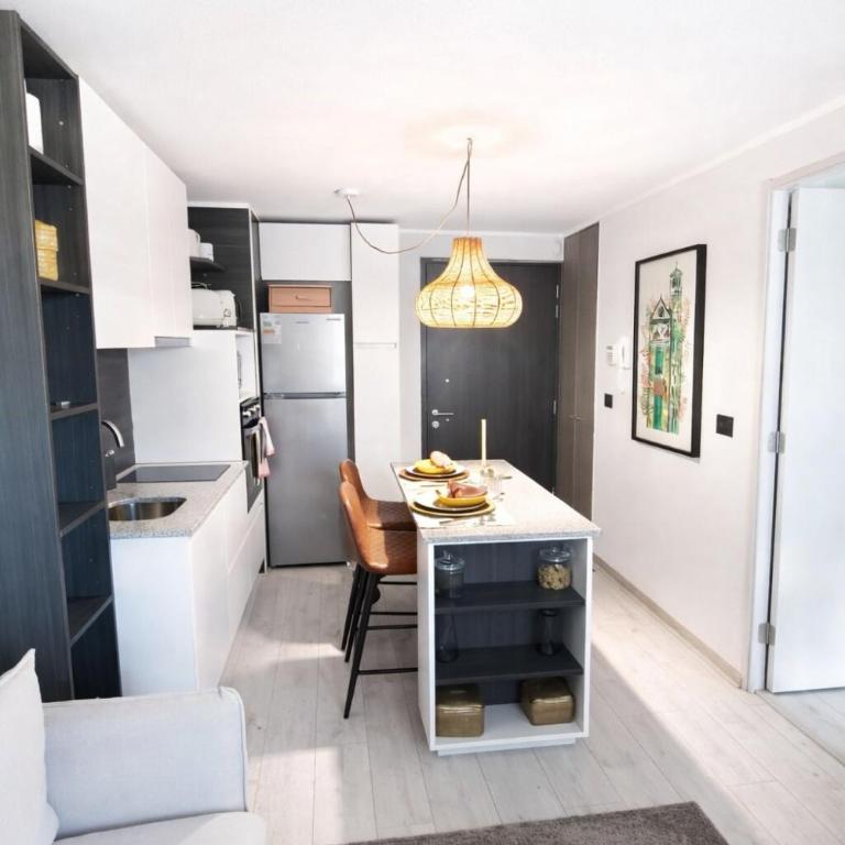Modern and comfortable for two with great connectivity - Room #1585764701 - 14