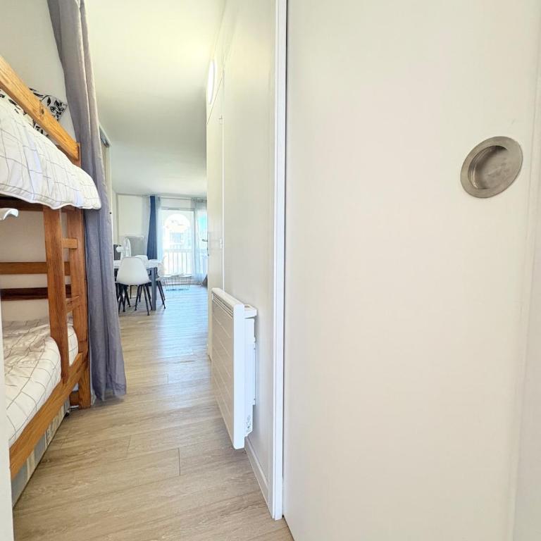 Appartement 6 pers Clim,Piscine,Parking,2 Balcons - Apartment mit 3 Schlafzimmern - 40