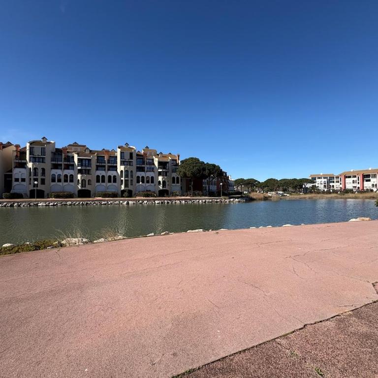 Appartement 6 pers Clim,Piscine,Parking,2 Balcons - Apartment mit 3 Schlafzimmern - 63
