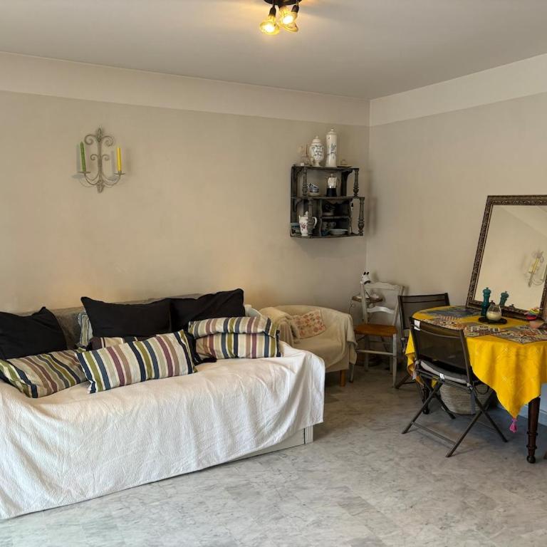 Antibes Peaceful Seaside Getaway 500 m from the Beaches - Appartement 2 Chambres - 3