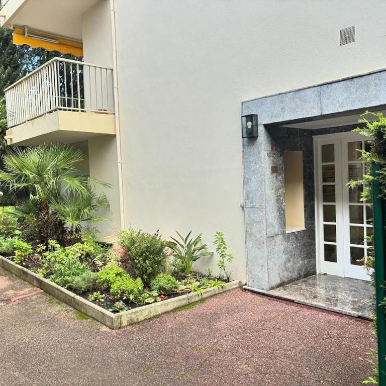 Antibes Peaceful Seaside Getaway 500 m from the Beaches - Appartement 2 Chambres - 5